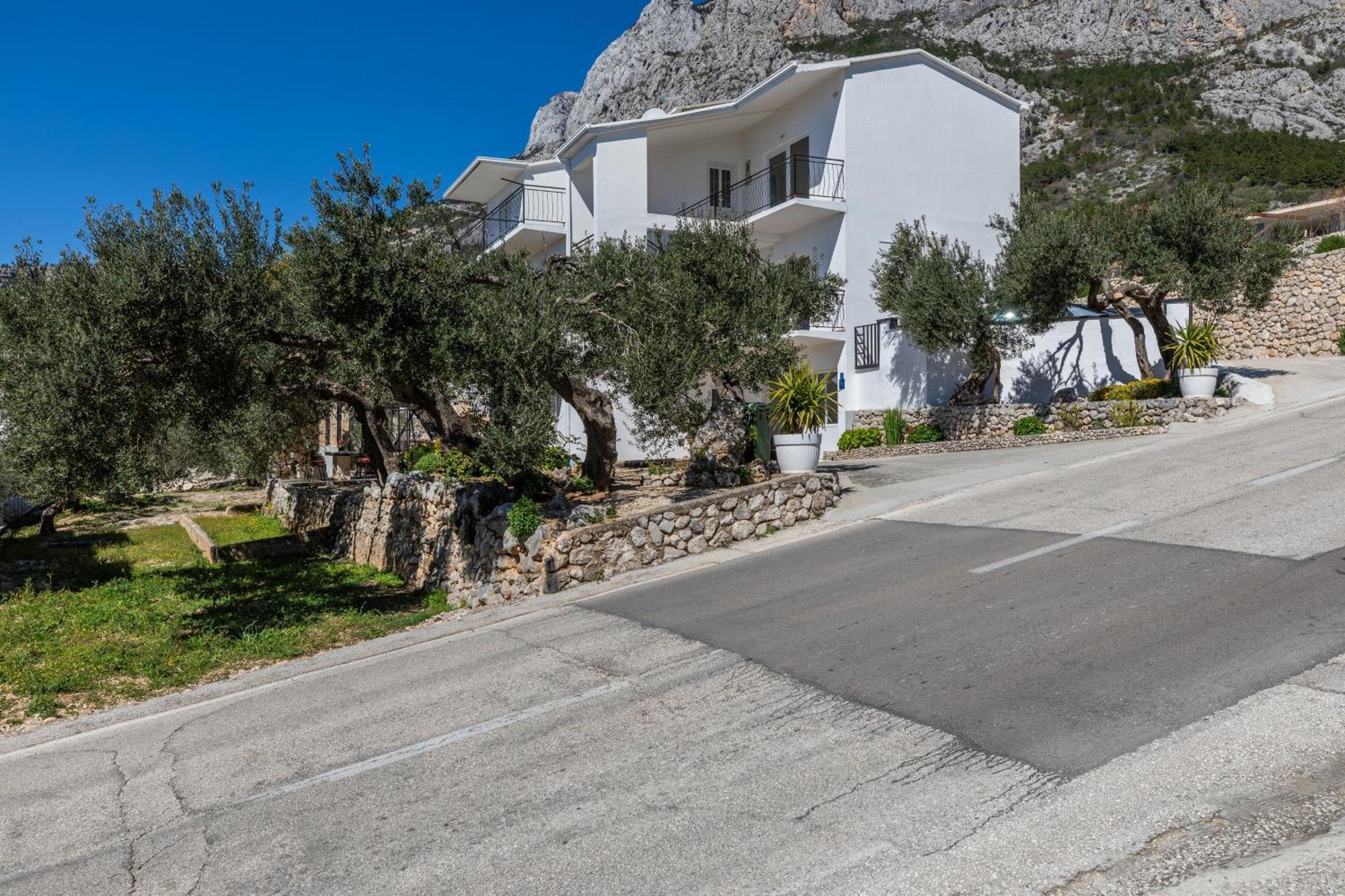 Apartmán Family Friendly With A Swimming Pool - 22975 *