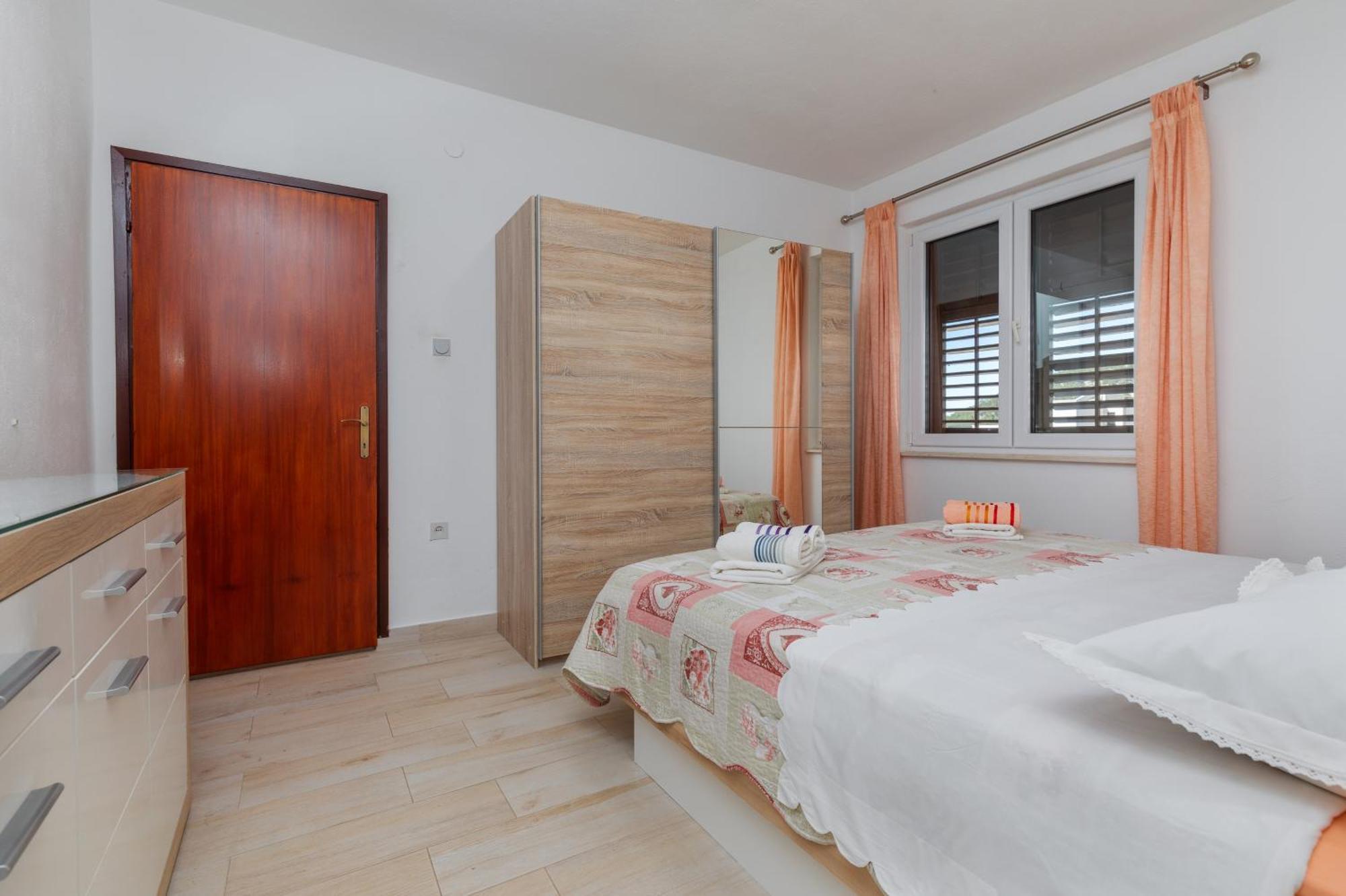 Family Friendly With A Swimming Pool - 22975 Apartmán Makarská