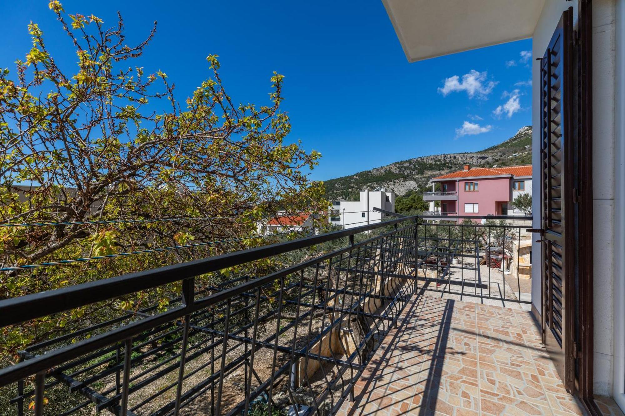 Family Friendly With A Swimming Pool - 22975 *