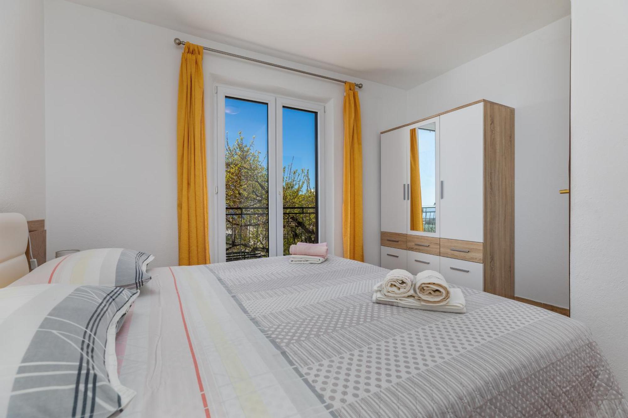 Family Friendly With A Swimming Pool - 22975 Apartmán *